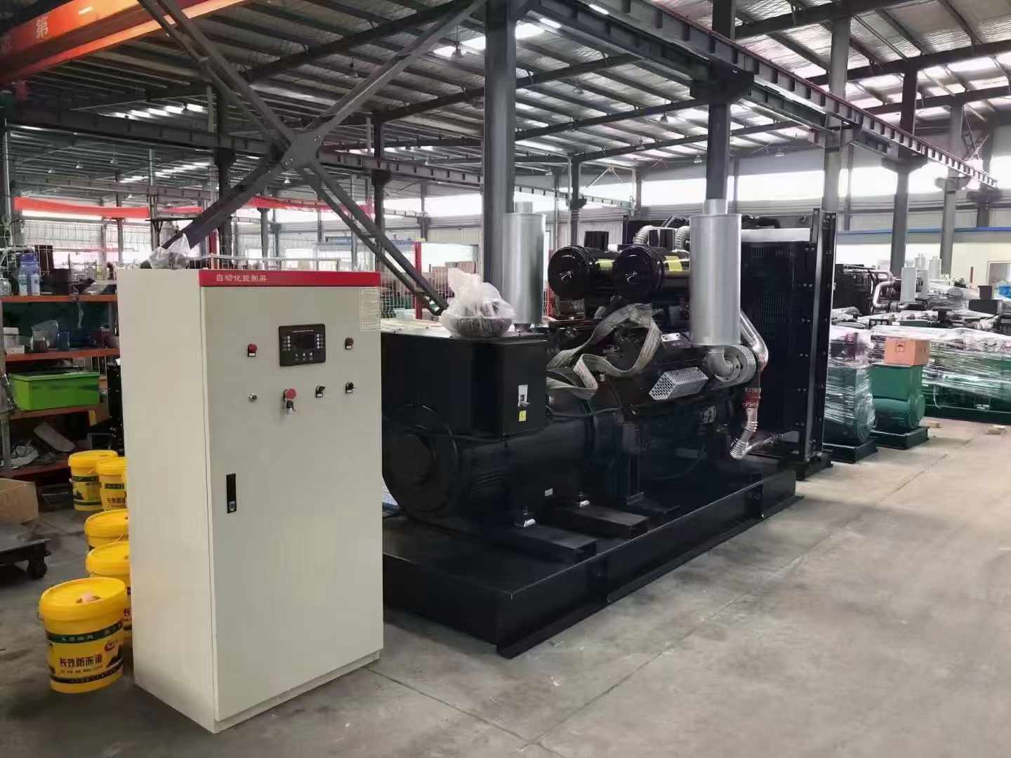 新和柴油发电机运行时的噪音和振动水平如何?