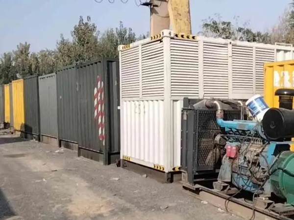 新和200KW柴油发电机机组每小时油耗是多少?