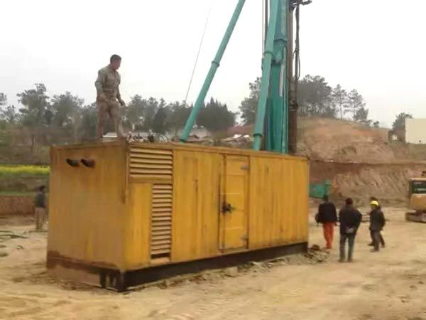 新和如何判断水冷式机油散热器密封件是否需要更换？